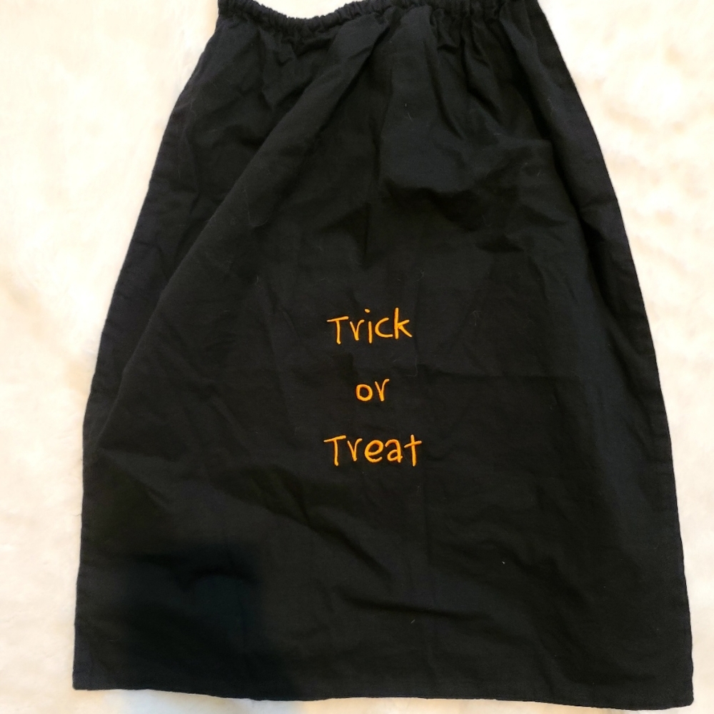 Drawstring black trick or treat bag